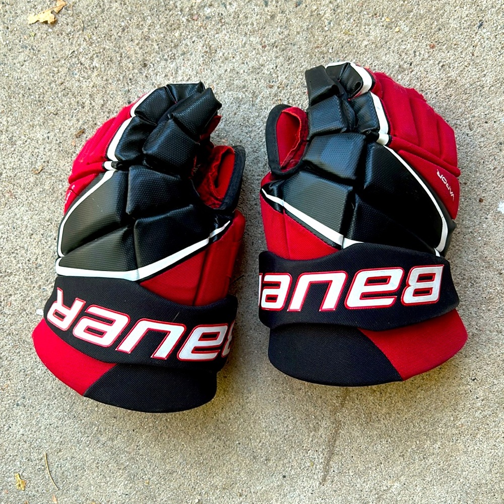 Bauer vapor hockey gloves